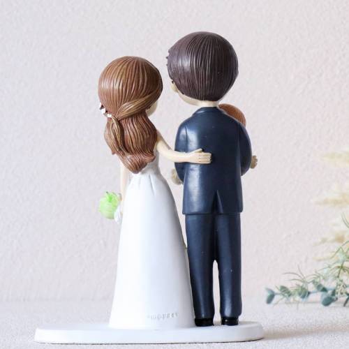 Figura para tarta de boda Novios con bebé en brazos - Inicio