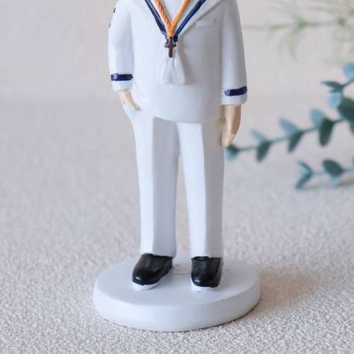 Elegante figura para tarta de comunión, niño marinero blanco/marino